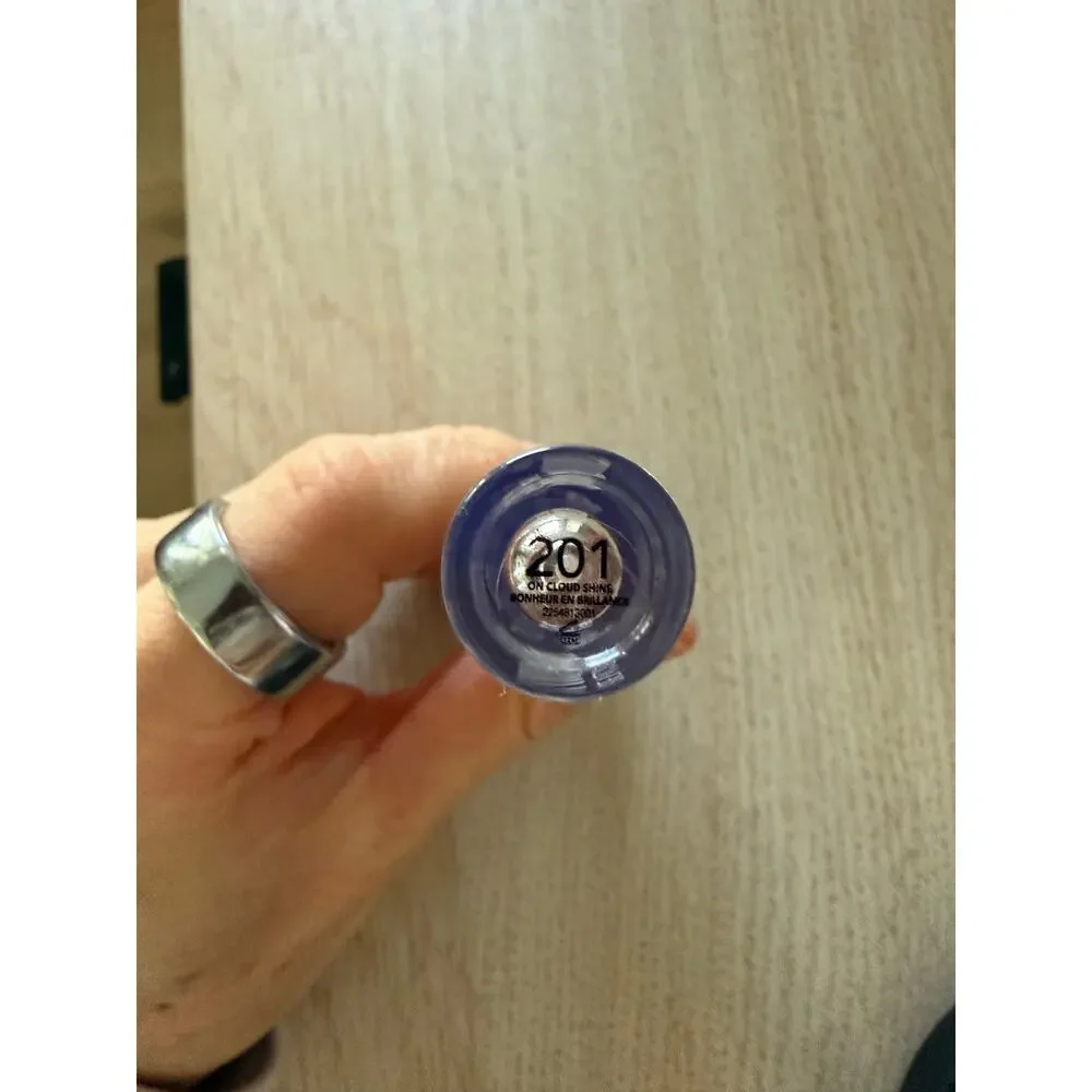 $12 New Revlon Glimmer Liquid Shadow - on cloud shine